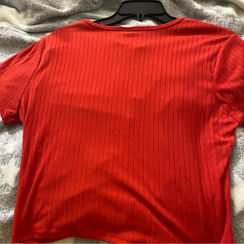 Adjustable Red Ruched Crop Top - Picture 5 of 5